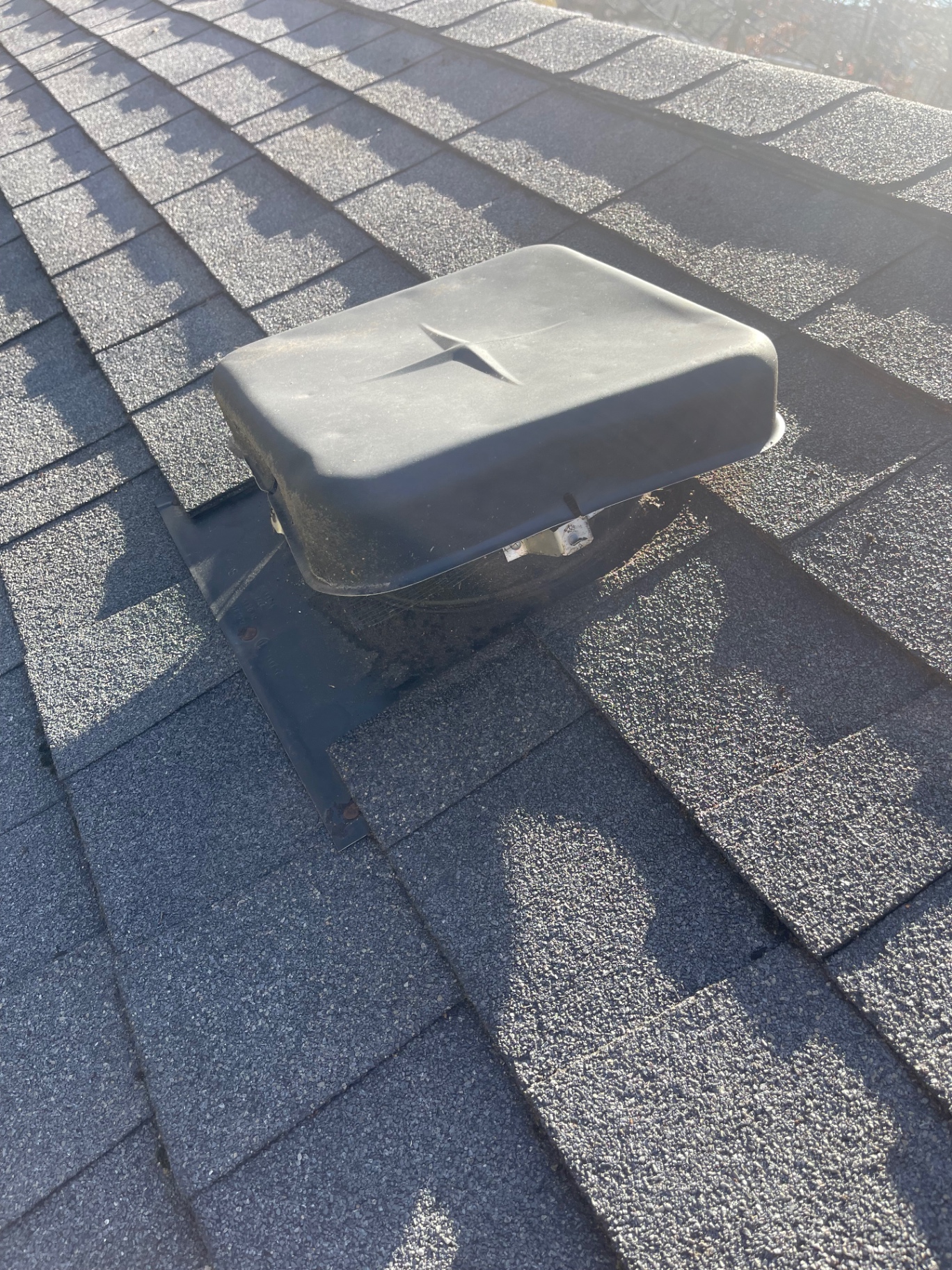 Low roof box vent before replacement